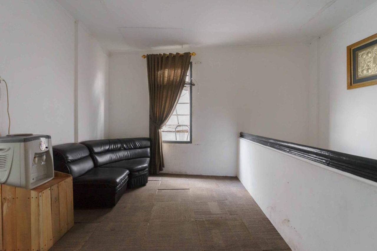 Urbanview Hotel Ananda Syariah By Reddoorz Bukittinggi Εξωτερικό φωτογραφία