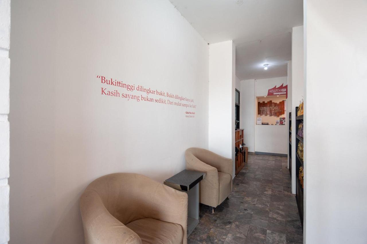 Urbanview Hotel Ananda Syariah By Reddoorz Bukittinggi Εξωτερικό φωτογραφία